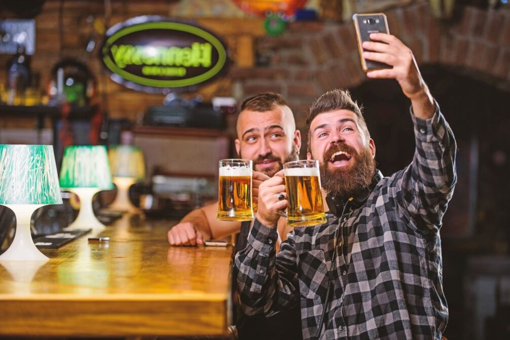 men drinking beer how to quit
