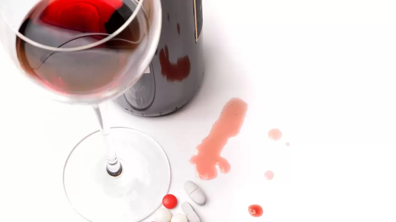 Can you drink wine while taking antibiotics