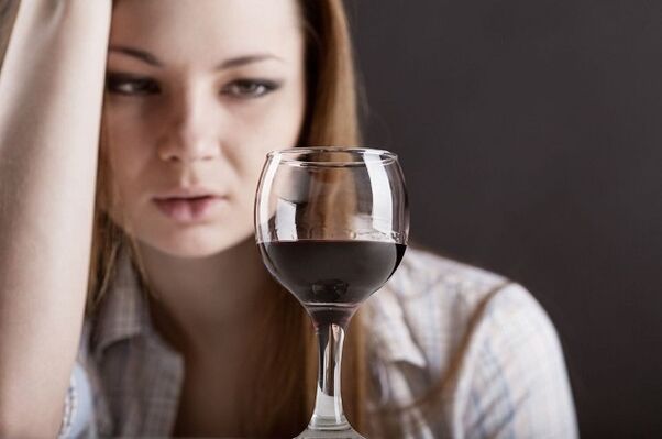 woman drinks wine, how to stop drinking